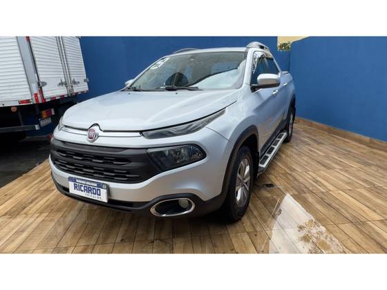 FIAT TORO 1.8 16V EVO FLEX FREEDOM AT6 FIAT TORO 1.8 16V EVO FLEX FREEDOM AT6